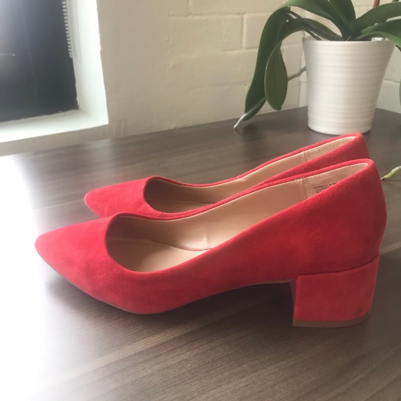 Steve Madden red suede shoes with pointed toes - Picture 3 of 7